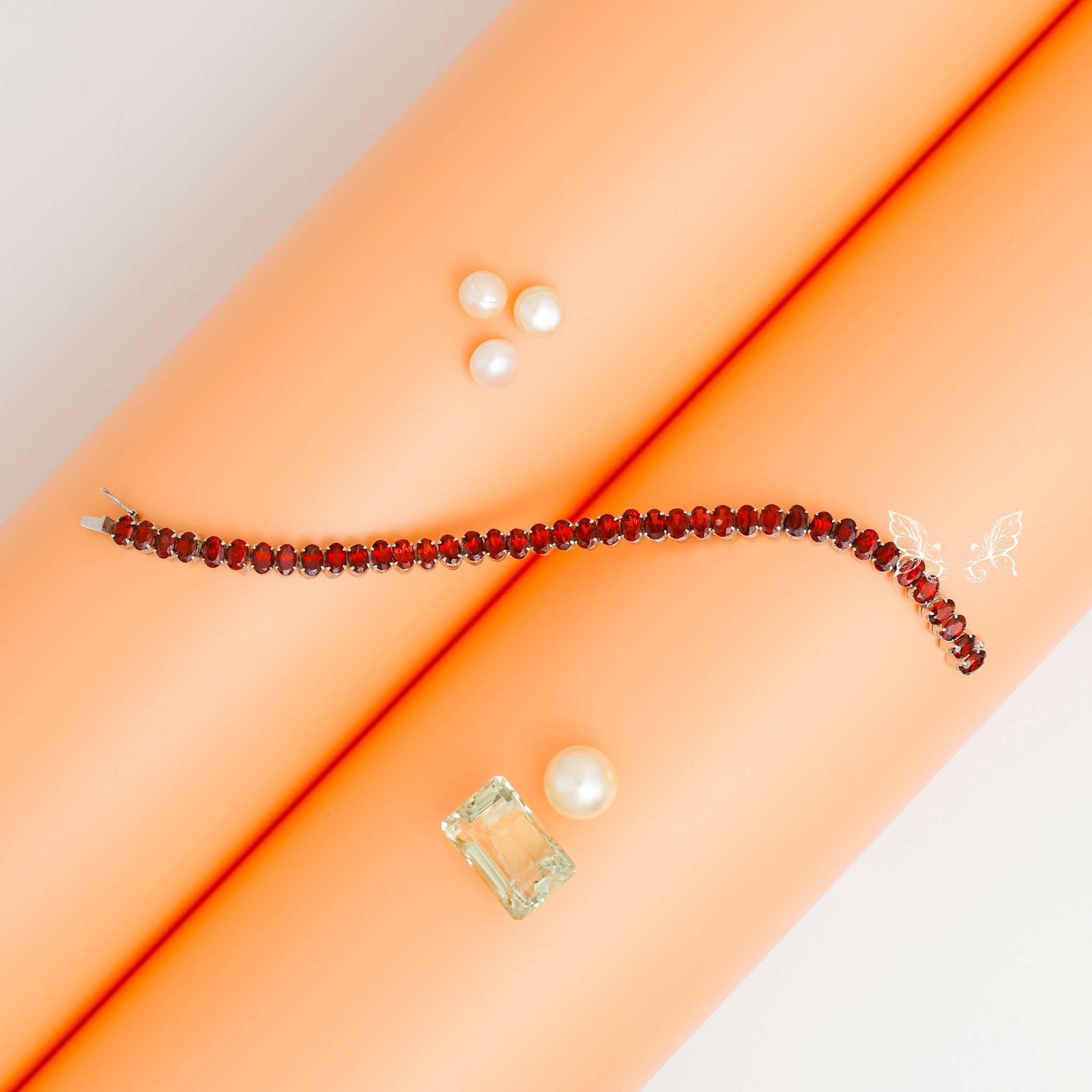 _82A2559 Garnet Gemstone Bracelet